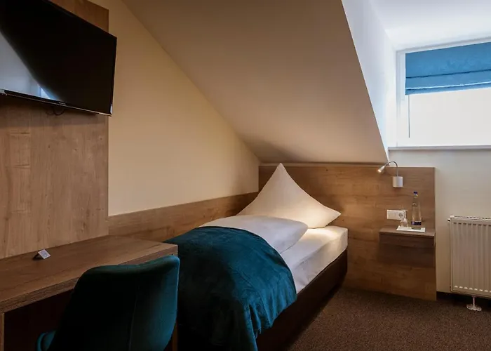 Hotel Drei Tannen Altdorf (Lower Bavaria)